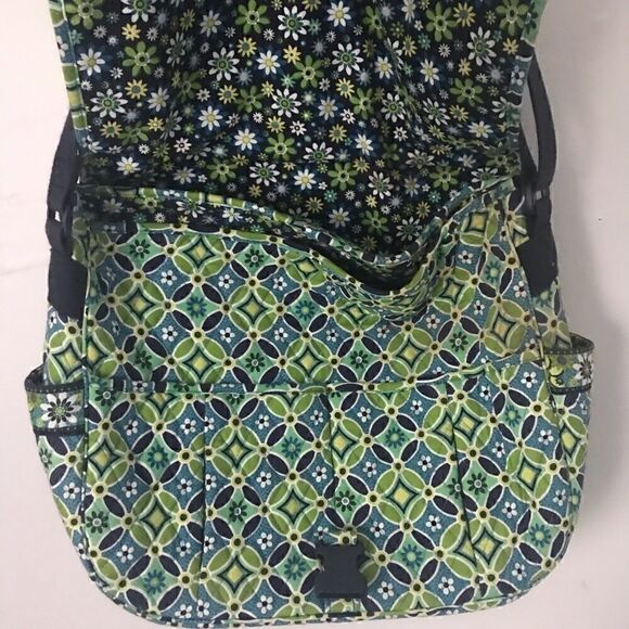 Vera Bradley Daisy Daisy messenger diaper bag - Picture 4 of 10